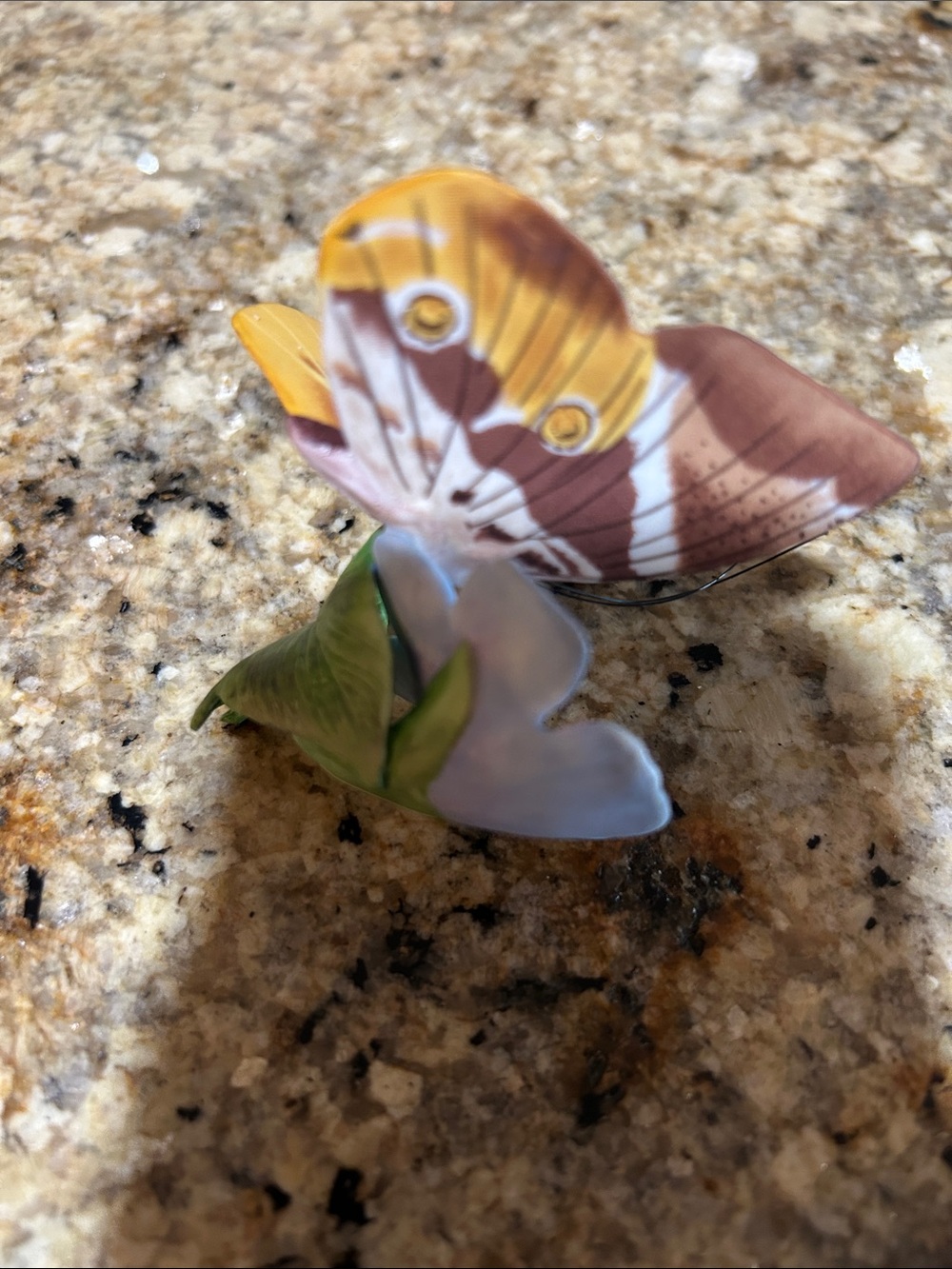 Franklin Mint Tufted Jungle King Butterfly porcelain figurine, 2.75” - Picture 6 of 8